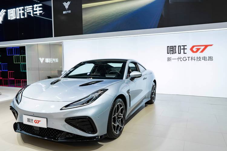 广州番禺区月集宏企业管理咨询哪吒汽车在智能汽车领域的表现，领途汽车在新能源汽车市场中的影响力